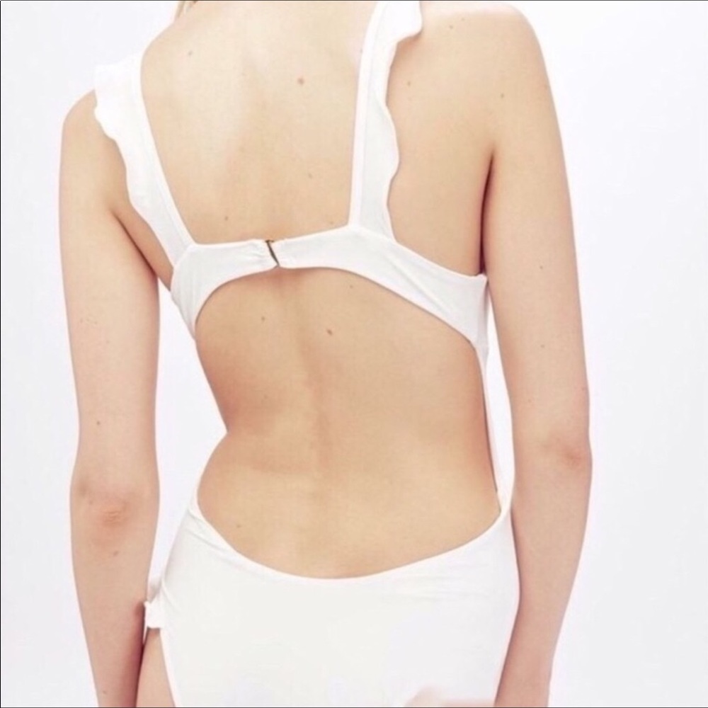 NWOT For Love&Lemons White One piece Swimsuit - Picture 3 of 4